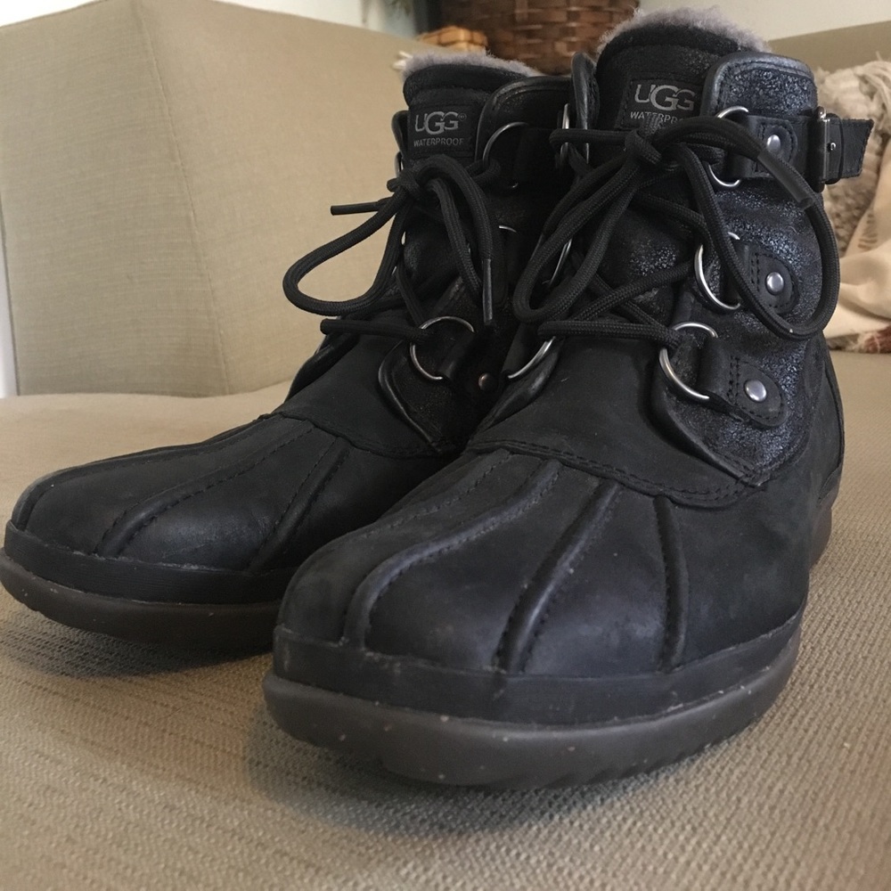 Ugg Cecile duck boots